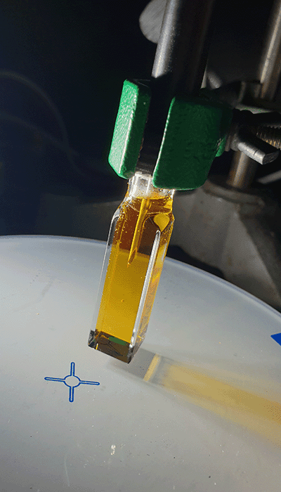 Hydrogen sensor with piercing needle inserted into a vial